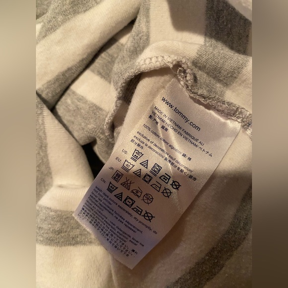 Tommy Hilfiger 100% Cotton V-Neck Gray/White Striped Fitted Short Sleeve Tee XS - Picture 5 of 6